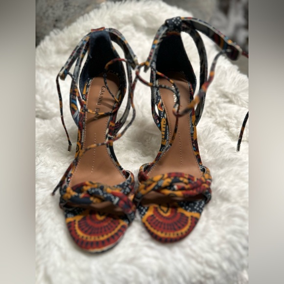 Gianni Bini Shoes - Gianni Bini Abbrie cloth Multicolor Women’s Size 5